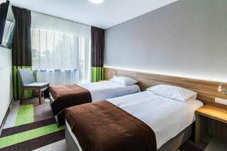 Отель Mazurski Raj - Hotel, Marina & Spa Ручане-Нида Двухместный номер с 1 кроватью или 2 отдельными кроватями и балконом, вид на озеро-2